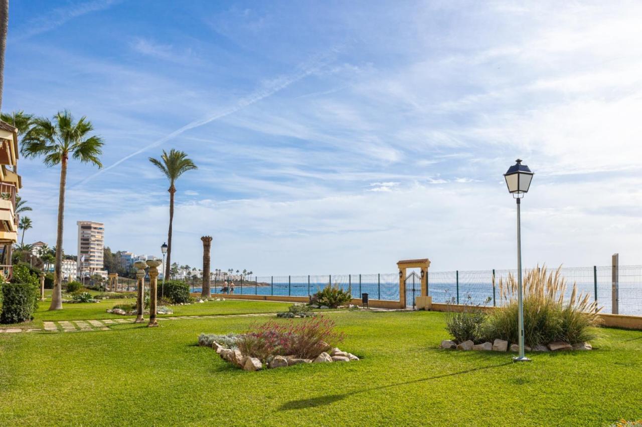 Holidays2Mijas Costa Lubina Del Sol Frontline Beach, Pool, Terrace, Seaview & Parking Sitio de Calahonda エクステリア 写真