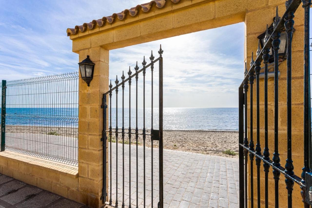 Holidays2Mijas Costa Lubina Del Sol Frontline Beach, Pool, Terrace, Seaview & Parking Sitio de Calahonda エクステリア 写真